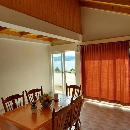 Mar Apartment