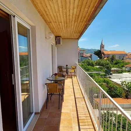 Mar Apartment *
